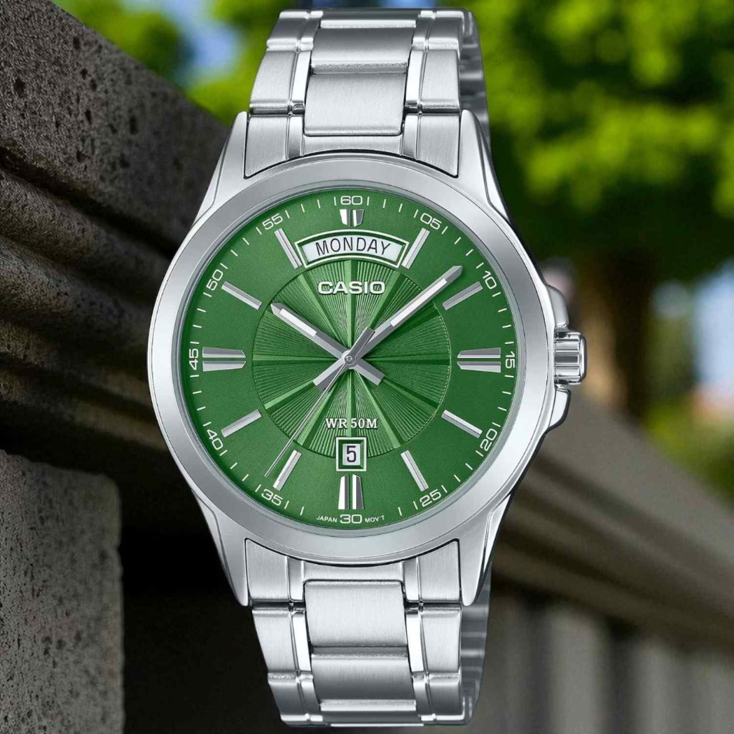 Casio MTP1381D-3A Classic Green Dial Watch Casio MTP1381D-3A Green Dial Watch with Day-Date Display