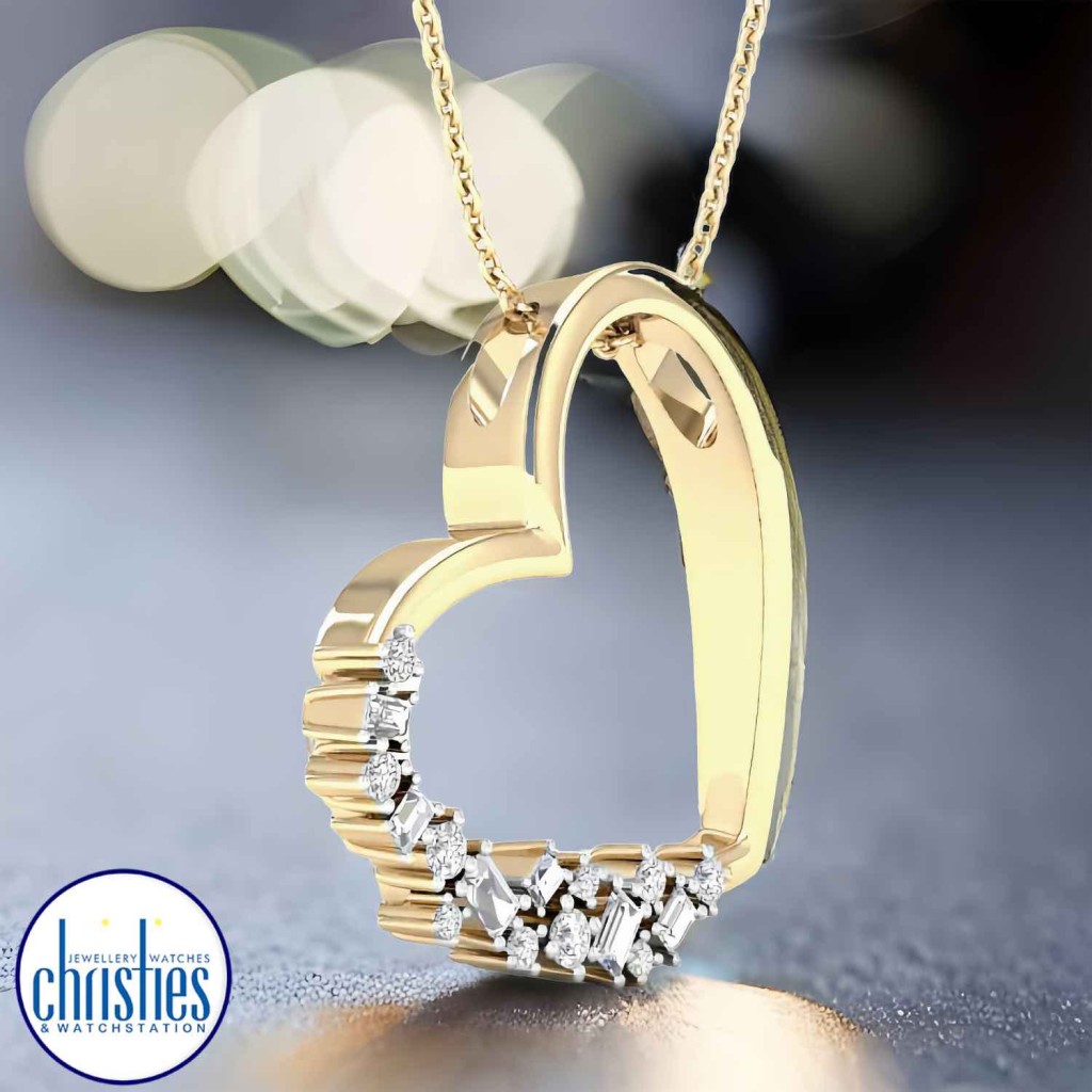 9ct Yellow Gold Diamond Set Heart Pendant 0.20ct TDW Free