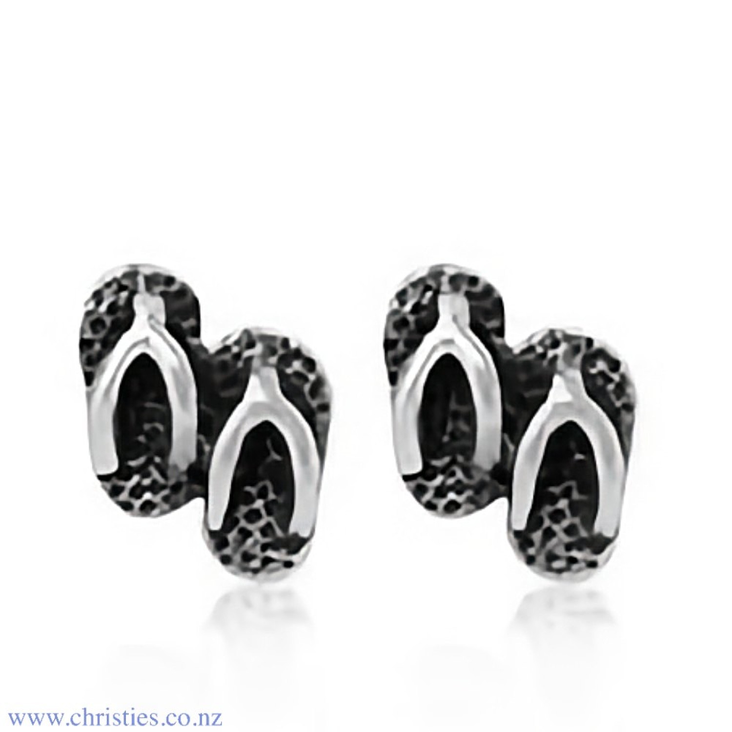 3E40022 Evolve Jandal Studs 3E40022 3E40022 Evolve Jandal Studs. These New Zealand cultural icons are a symbol of freedom, celebrating our laid-back Kiwi lifestyle, and long hot summers at the beach. A happy result of good old Kiwi ingenuity, the humble jandal, was first crafted in an @chri