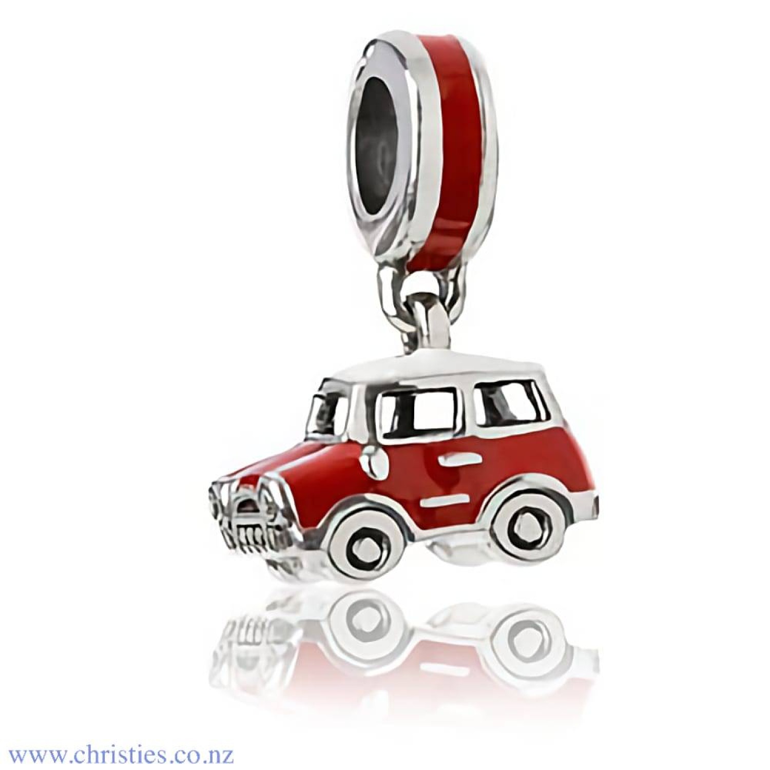 LKD044 Evolve Jewellery Retro Mini Cooper Charm. Music playing, singing along with the windows down, wind in your hair and only the meandering open roads of New Zealand in front of you. Our beautiful Retro Mini Cooper charm represents a classic kiwi road 
