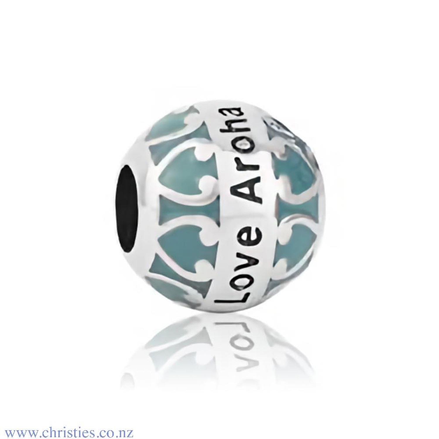 LKE066 Evolve Jewellery Love Aroha Charm. Aroha is often translated as “Love”, but the full meaning of the word encompasses all of the five senses, the ego and also intellect, and cannot be contained in just one word.Evolves Aroha charm celebrates the lov