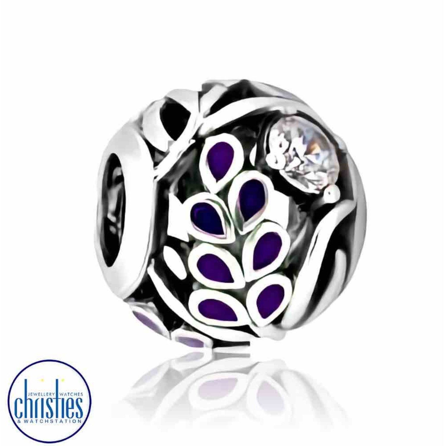 LKE074 Evolve Jewellery Lavender Charm. The calming scent of lavender has become key foliage amongst New Zealand gardens. Known for its anxiety- reducing effect, lavender also symbolises elegance.The tall stems swaying in the breeze reminds us of perfectl