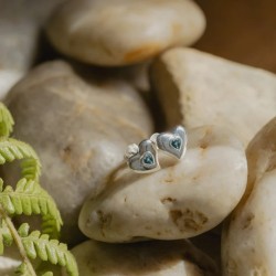  3E40057 Evolve Devoted Heart Studs (Calm)