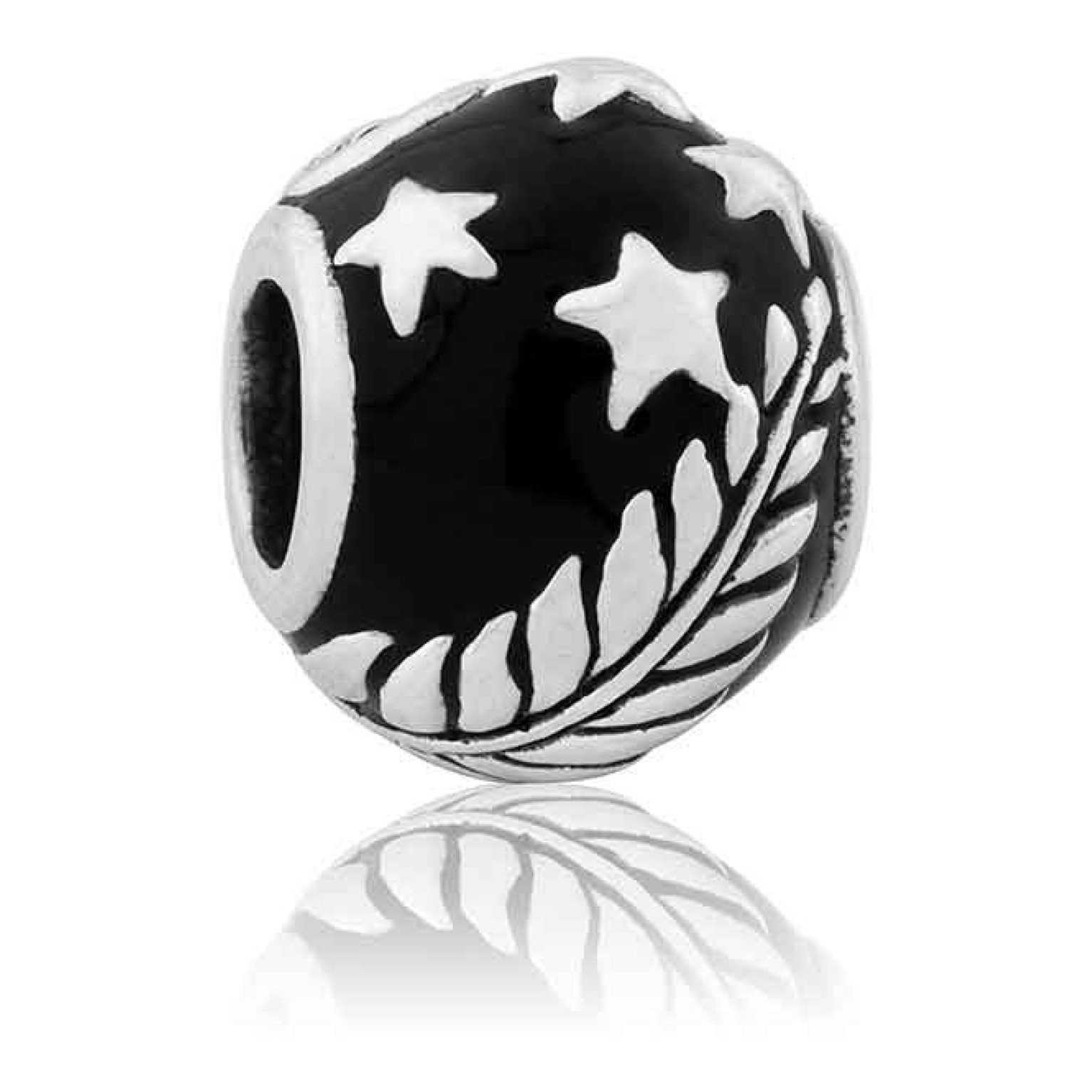 LKE025 Evolve NZ Pride (Mana). A symbol of New Zealand, the silver fern evokes a sense of mana, passion and pride. This striking black enamel charm features our treasured silver fern and New Zealand’s guiding light, the Southern Cross. These four star @ch