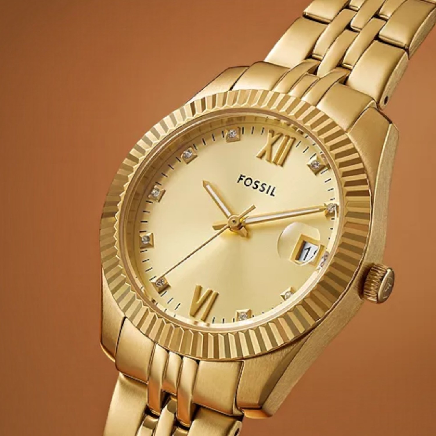 ES5338 Fossil Scarlette Three-Hand Date Gold-Tone Ladies Watch Fossil ES5338 Scarlette Women's Watch with Sunray Gold Dial and Stainless Steel Bracelet