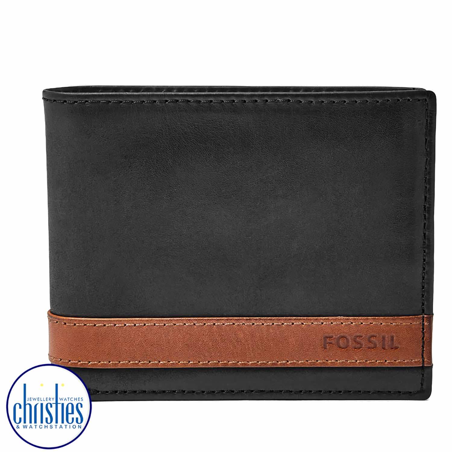 ML3644001Fossil Quinn Flip ID Bifold. Known for its contemporary style and culture, FOSSIL continues to create inspirational pieces that are both functional and stylish for women and men.