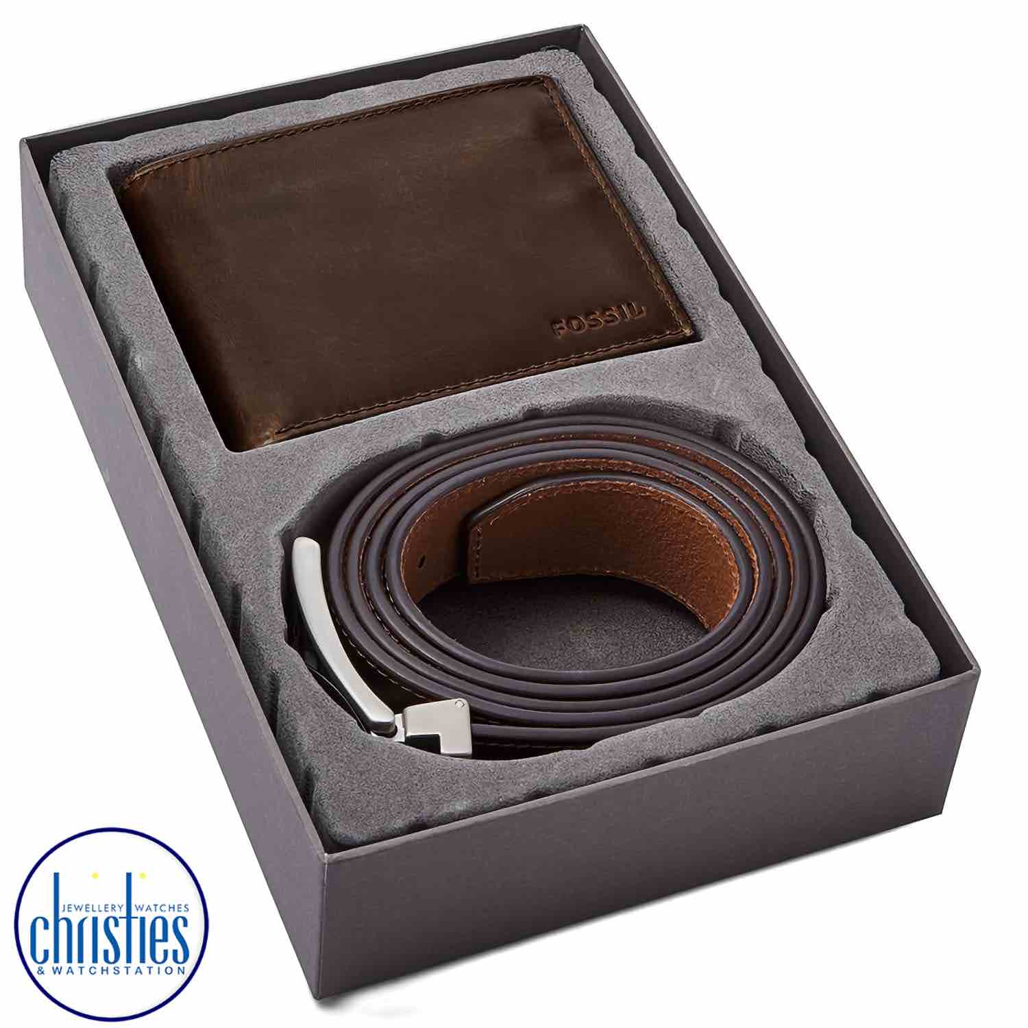 MLG0658201 Fossil Derrick Bifold w/ Flip ID and Belt Gift Set MLG0658201 Fossil Derrick Bifold w/ Flip ID and Belt Gift Set. This Fossil passport case features RFID blocking protecting your contents from electric charges.