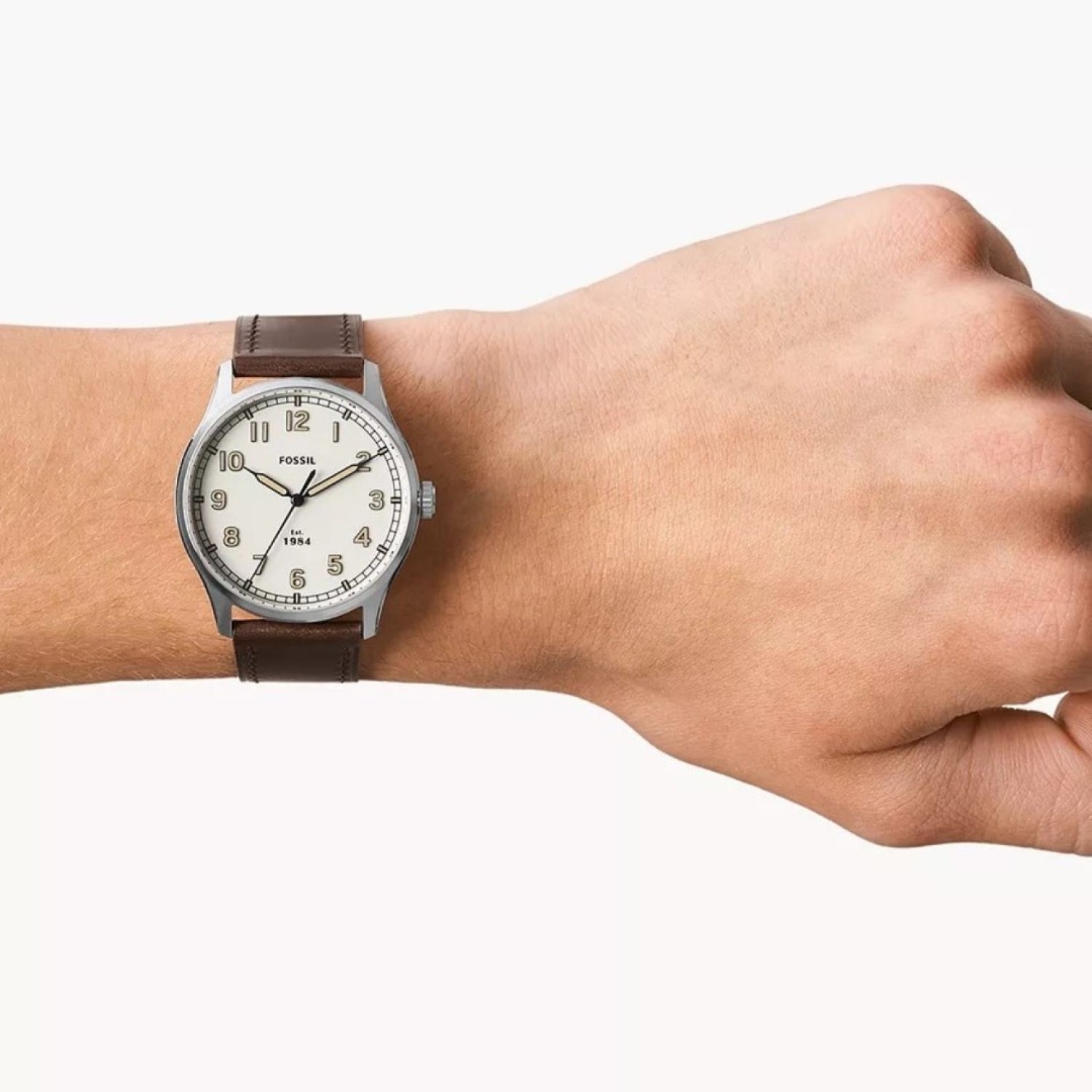 FS5927 Fossil Dayliner Three-Hand Brown Leather Watch – Fossil Watches in New Zealand FS5927 Fossil Dayliner Three-Hand Brown Leather Watch by Fossil Watches in New Zealand | Cream colour dial with full digits