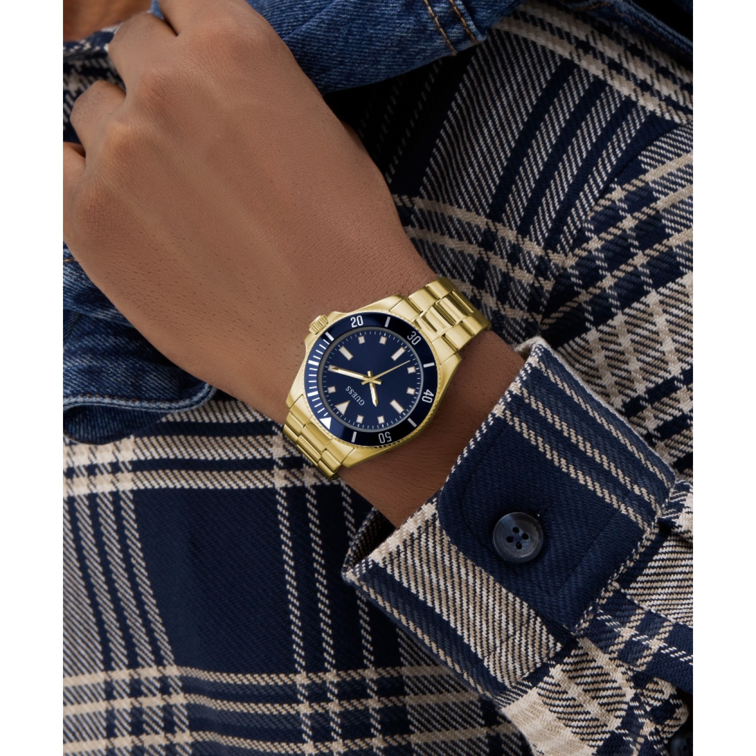 GW0968G2 Mens Gold Tone Analogue Watch by