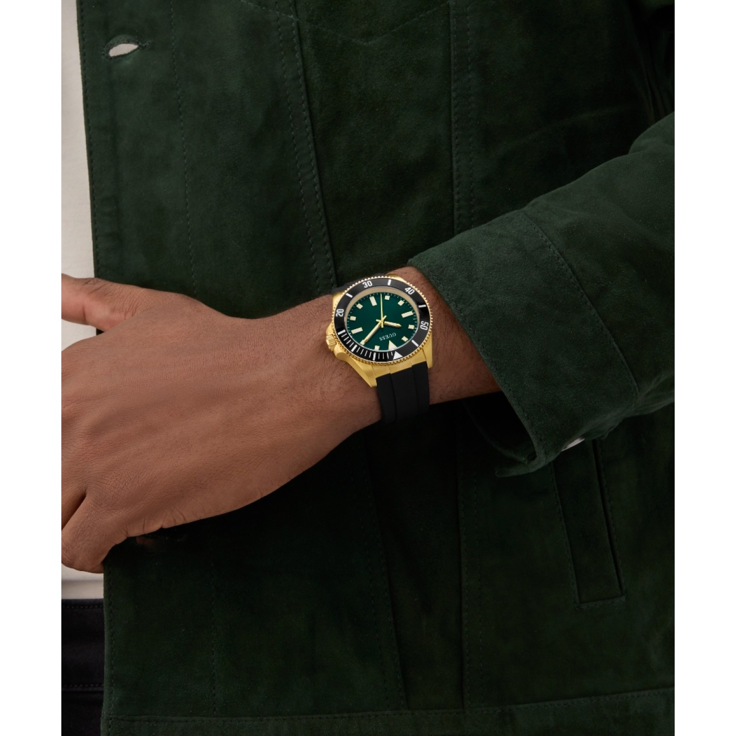 GW0969G2 Mens Gold Tone Analogue Watch – Guess Watches GW0969G2 Mens Gold Tone Analogue Watch by Guess