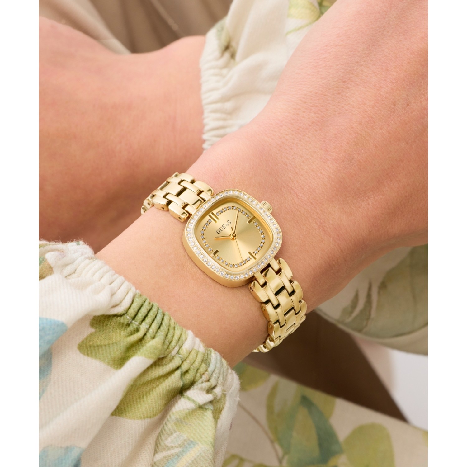 GW1018L2 GUESS Ladies Gold-Tone Analogue Watch – GW1018L2 GUESS Ladies Gold-Tone Analogue Watch by Guess Watches