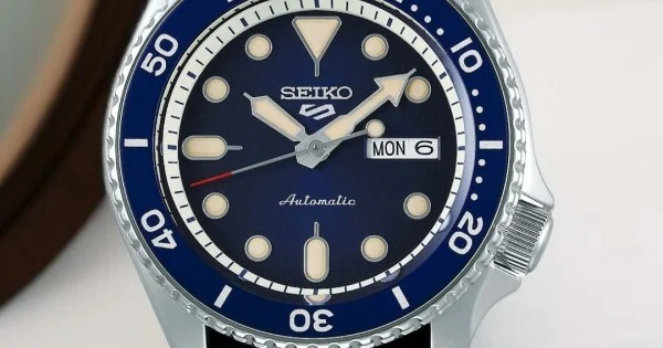 Seiko SRPD71K2 – Blue Dial Automatic Watch for Men Christies