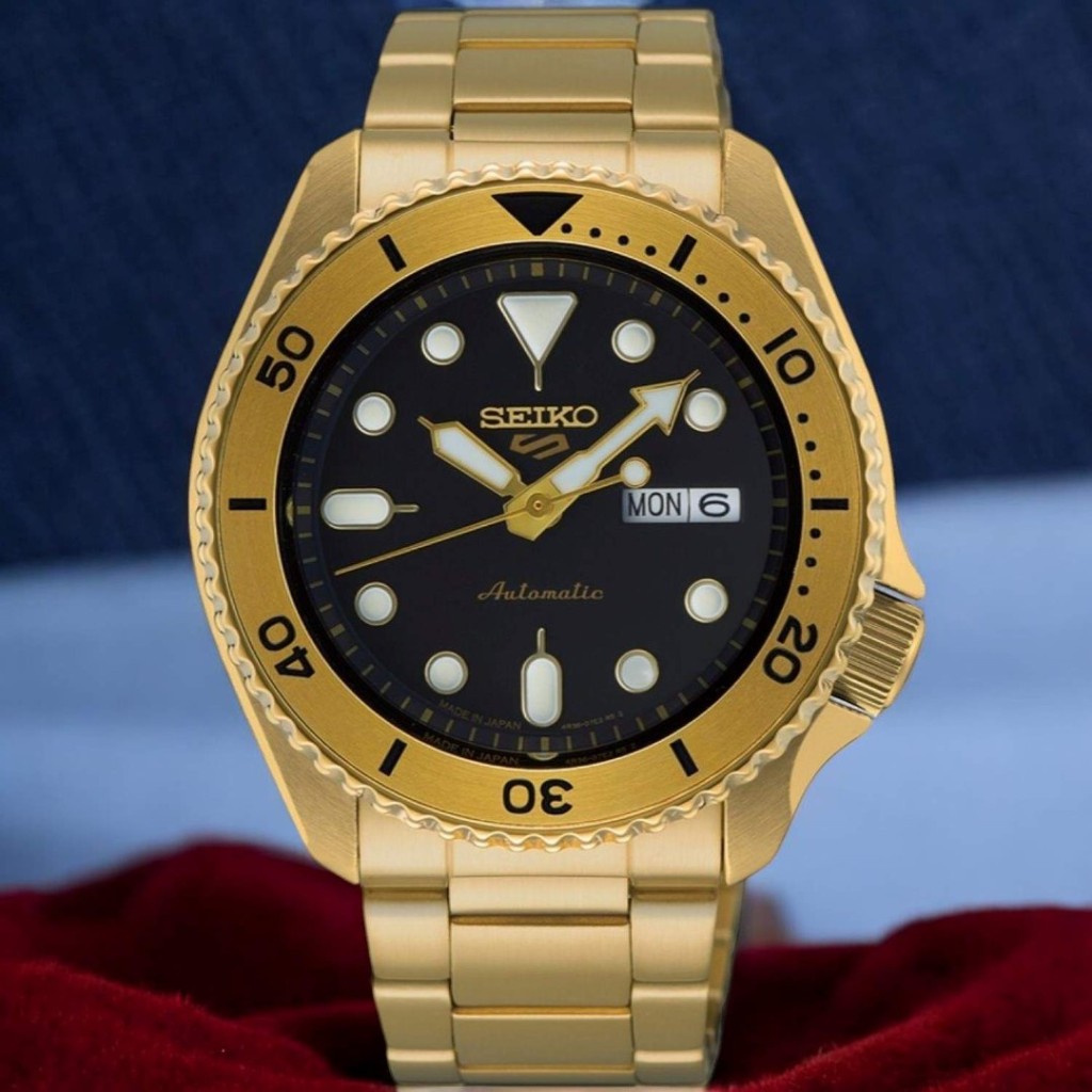 SRPK18J8 Seiko Gold Tone Sports Watch Luxury and Functionality