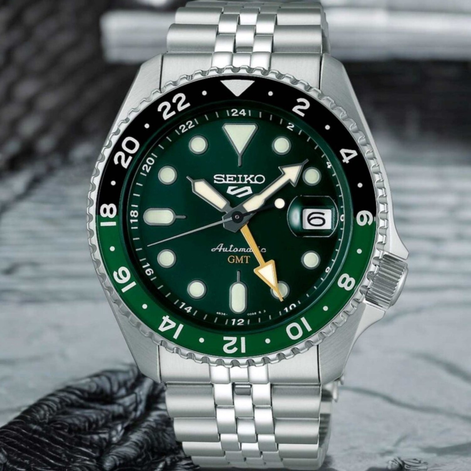 SSK035 Seiko 5 Sports GMT Navigator Watch SSK035K1 - Green Colour Dial Watch