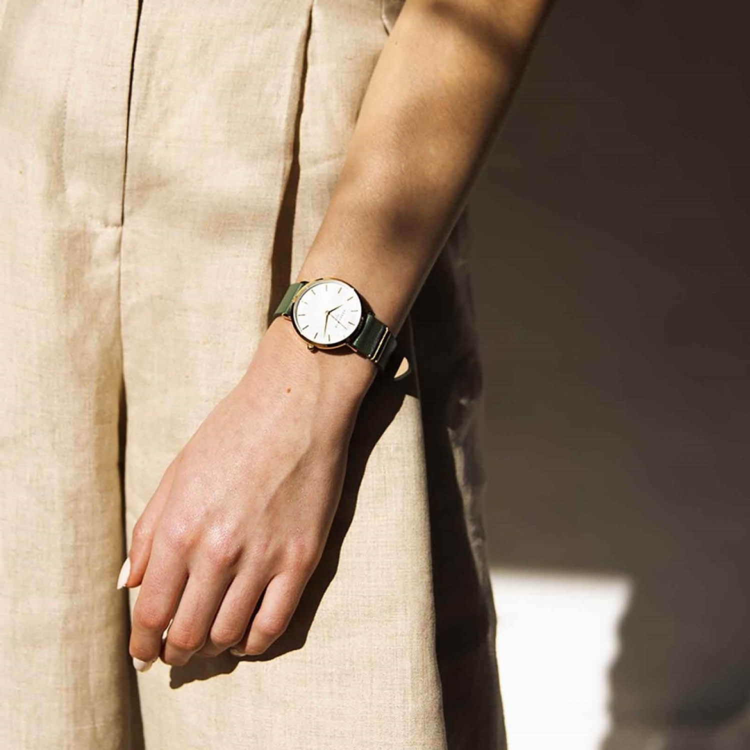 WFGG-W85 Rosefield The West Village Fresh Olive Gold Watch WFGG-W85 Afterpay WFGG-W85 Rosefield The West Village Fresh Olive Gold Watch. The West Village collection is inspired by the iconic New York neighbourhood. The velvety nubuck leather straps give the watch a city character, with chic metal rings that keep it classy. Afterpa
