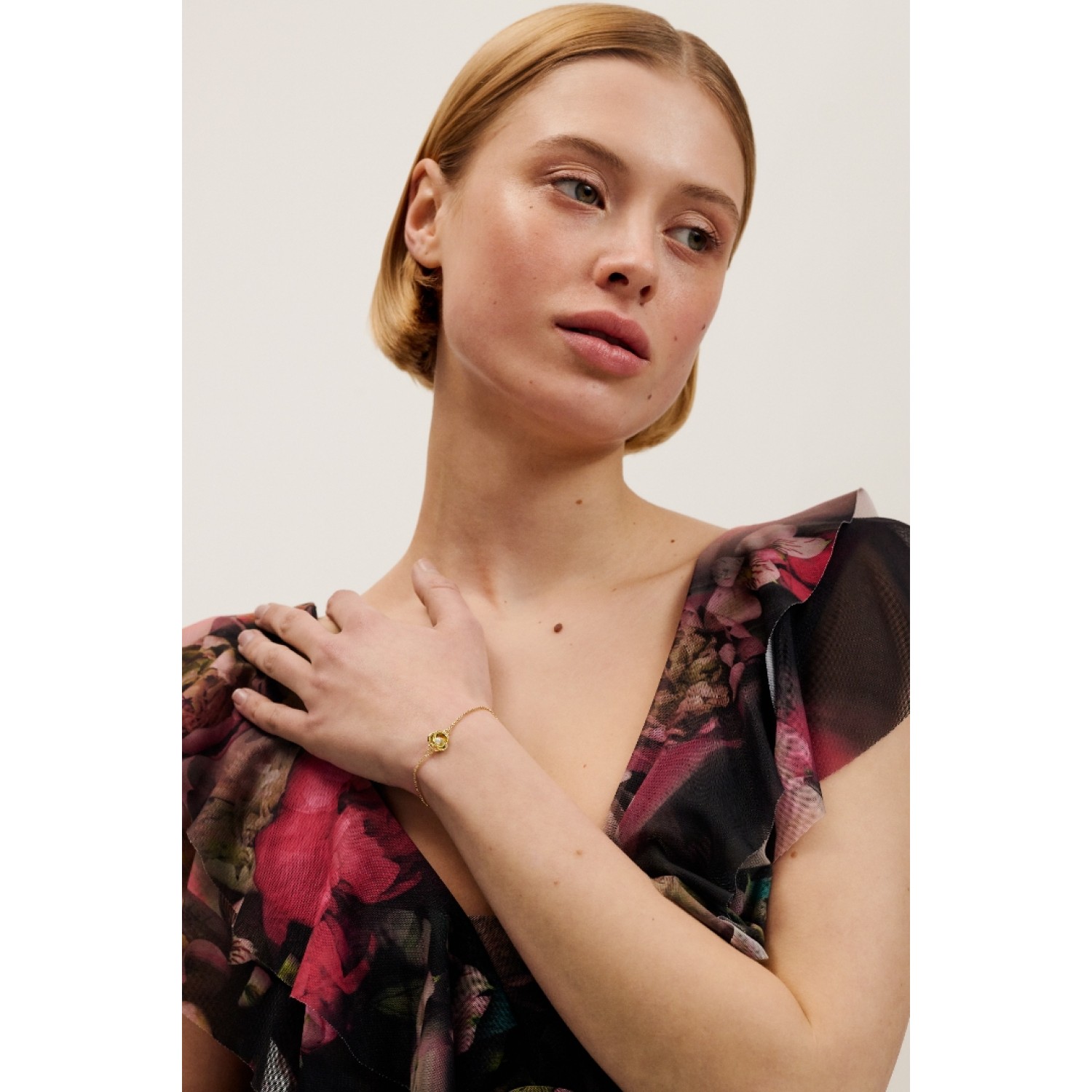 FLORIE: Pearl Flower Adjustable Bracelet TBJ3761-02-28 – Ted Baker Jewellery FLORIE: Pearl Flower Adjustable Bracelet TBJ3761-02-28 by Ted Baker