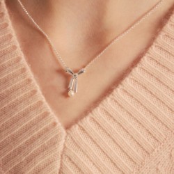 Karen Walker Pearl Bow Necklace 45cm Karen Walker Pearl Bow Necklace 45cm