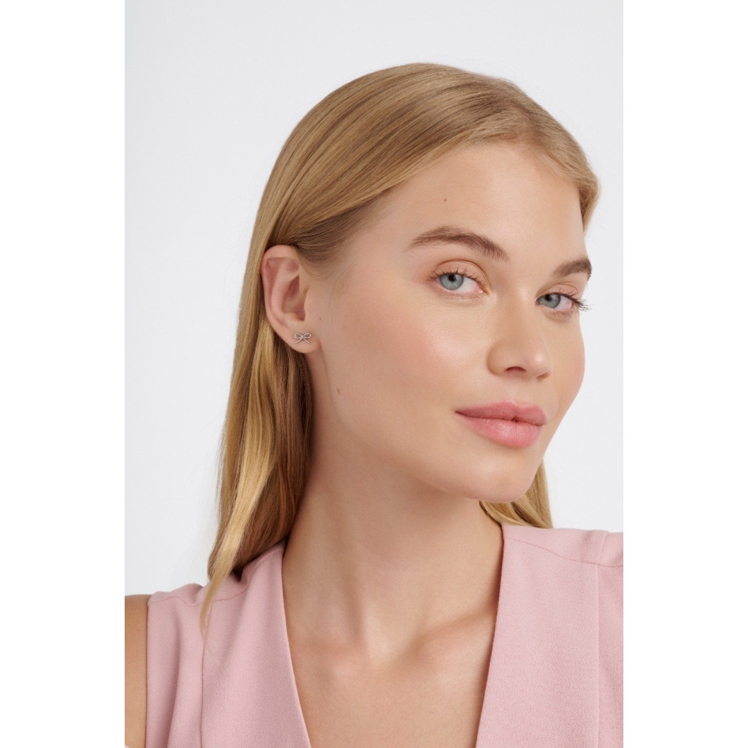 BROOKE: Mini Metal Bow Stud Earrings TBJ4156-01-03 by